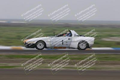 media/Jan-18-2026-CalClub SCCA (Sun) [[8bc6468723]]/Group 3 Race/Turn 1/